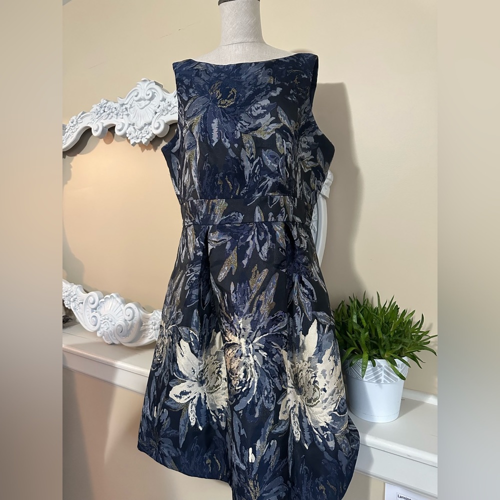 Jessica Howard Navy, gold and cream brocade dress size 14, like new!
